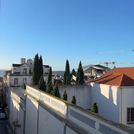 Bmyguest - Inner Bairro Alto Лиссабон